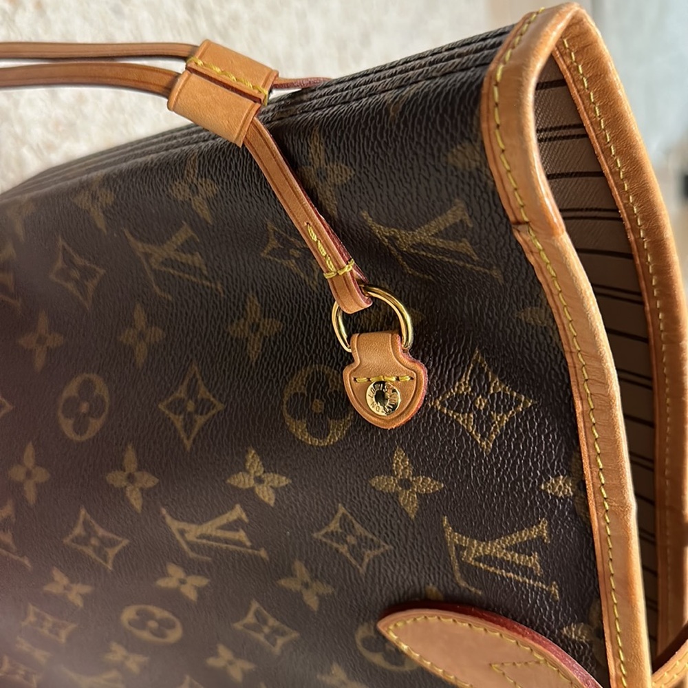 The Neverfull MM Tote - Picture 9 of 10